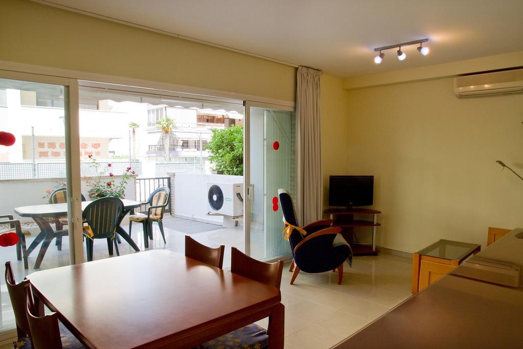 Albert Family Apartments Salou Quarto foto